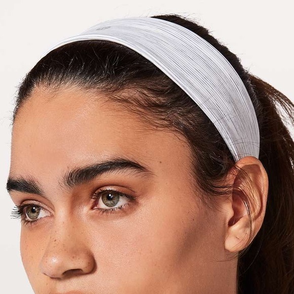 Lululemon NWT Fly Away Tamer Headband II *Luxtreme WSNB - Picture 4 of 5